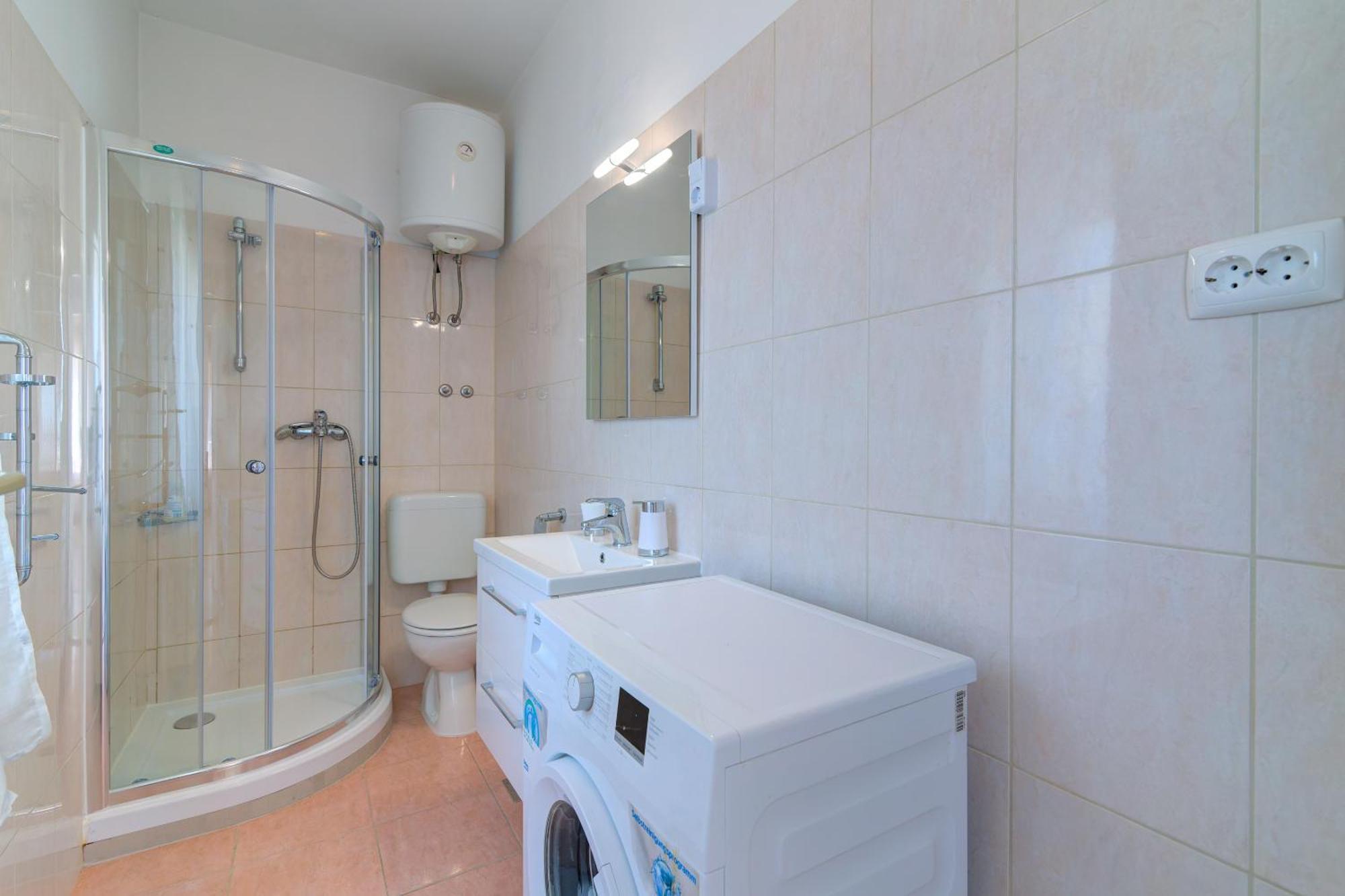 Apartmani Ana 塞尼 客房 照片
