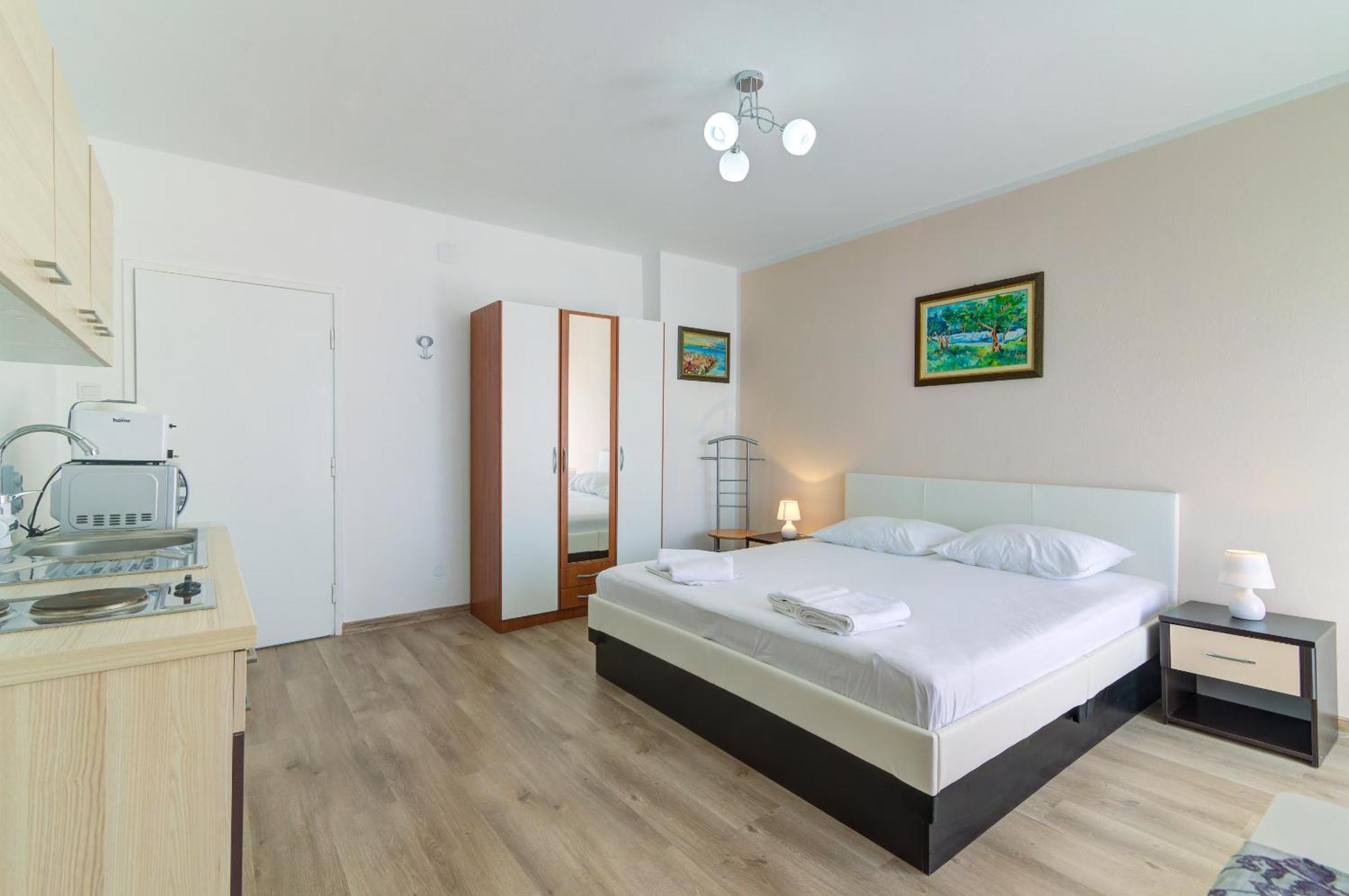 Apartmani Ana 塞尼 客房 照片
