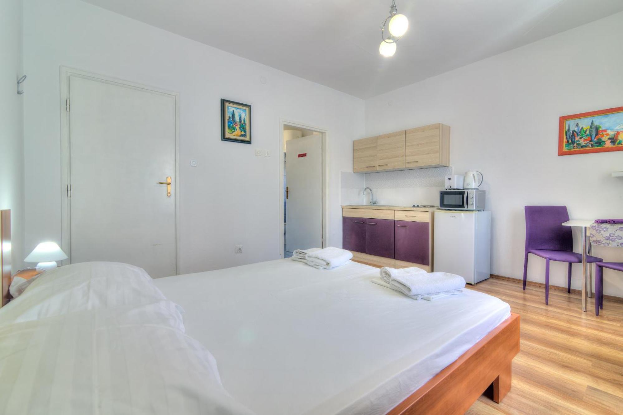 Apartmani Ana 塞尼 外观 照片
