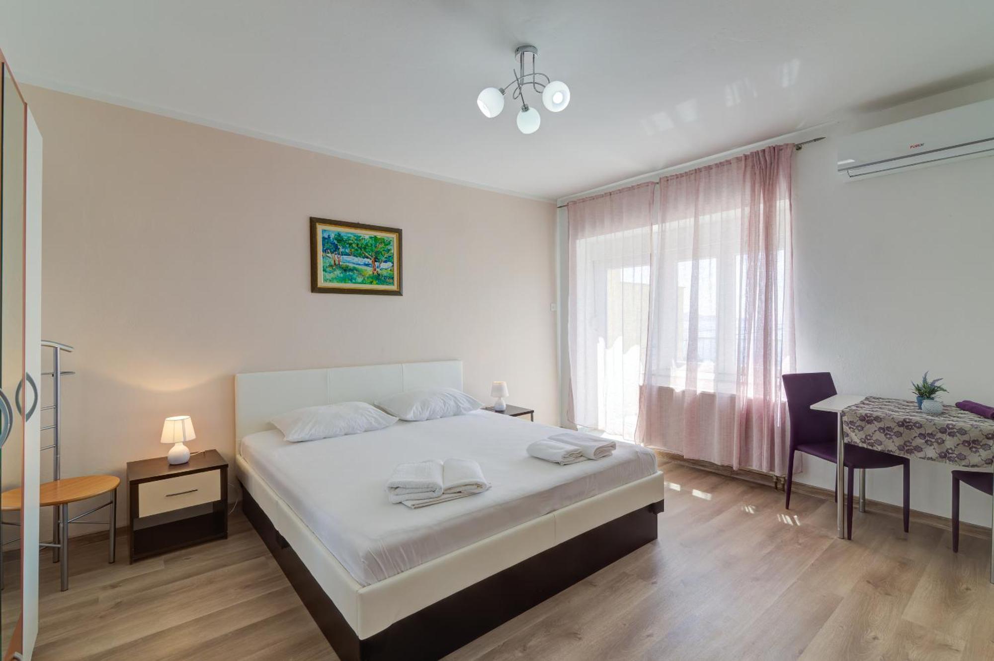 Apartmani Ana 塞尼 客房 照片