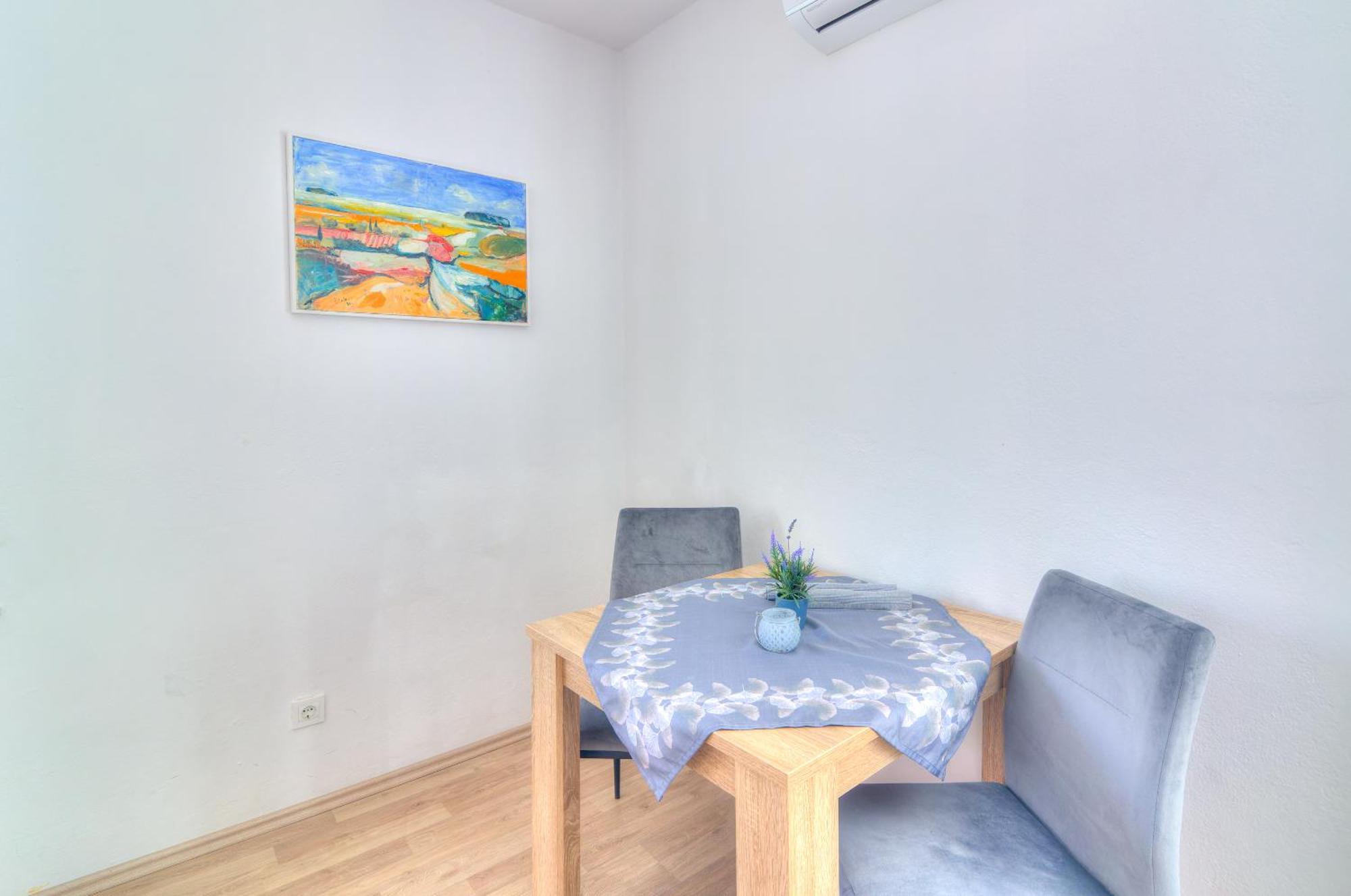 Apartmani Ana 塞尼 客房 照片