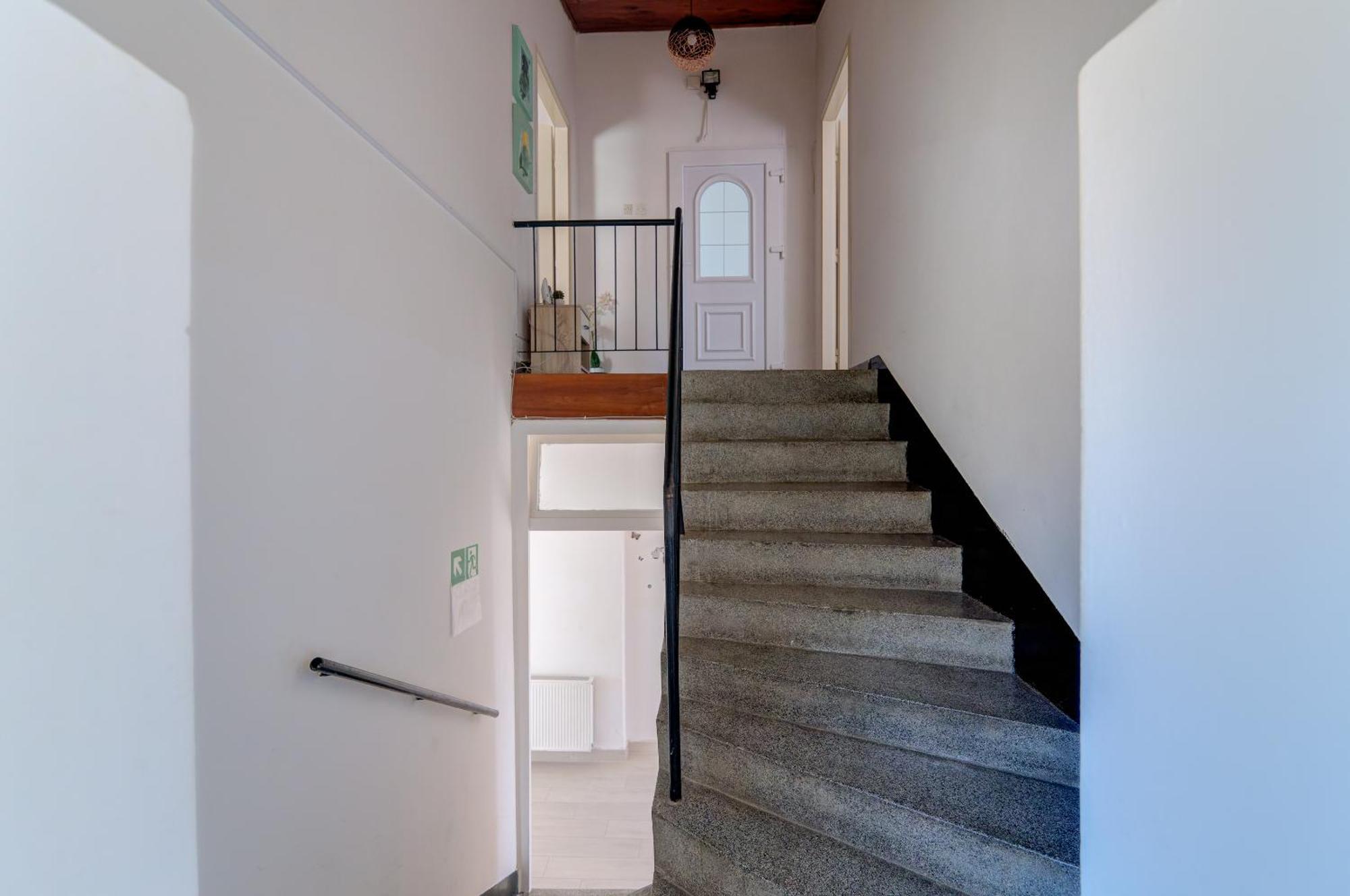 Apartmani Ana 塞尼 外观 照片